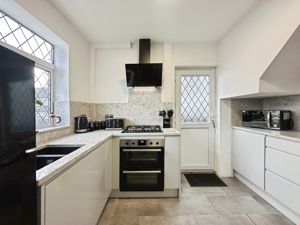 Kitchen- click for photo gallery